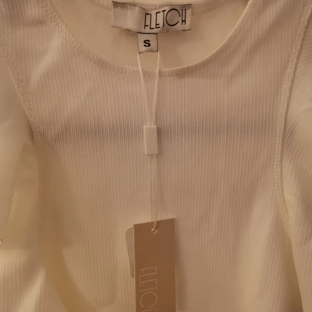 Fletch white Ruffle Ribbed Top Small - Picture 2 of 6